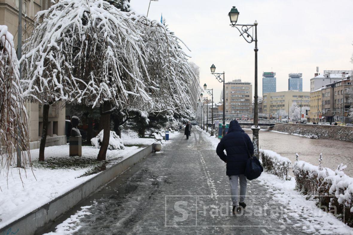 Foto: Dženan Kriještorac / Radiosarajevo.ba/Bijeli pokrivač u glavnom gradu